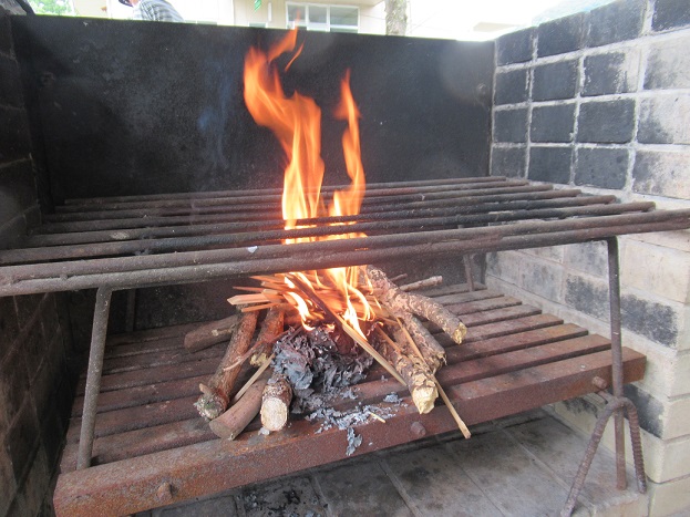薪を使った炊き出し(災害ﾎﾞﾗﾝﾃｨｱｾﾝﾀｰの会)